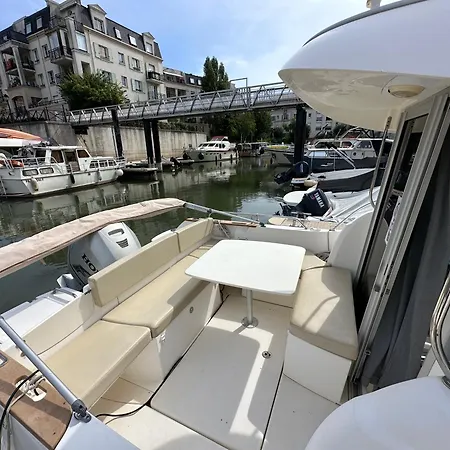 Botel Flw Cergy