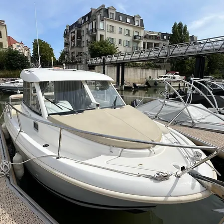 Flw Botel Cergy